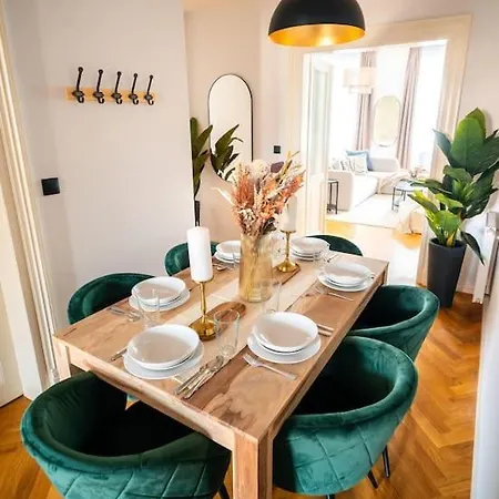 Apartment 3br & 2,5bath Heaven Of Harmony 2 Theater View Prague